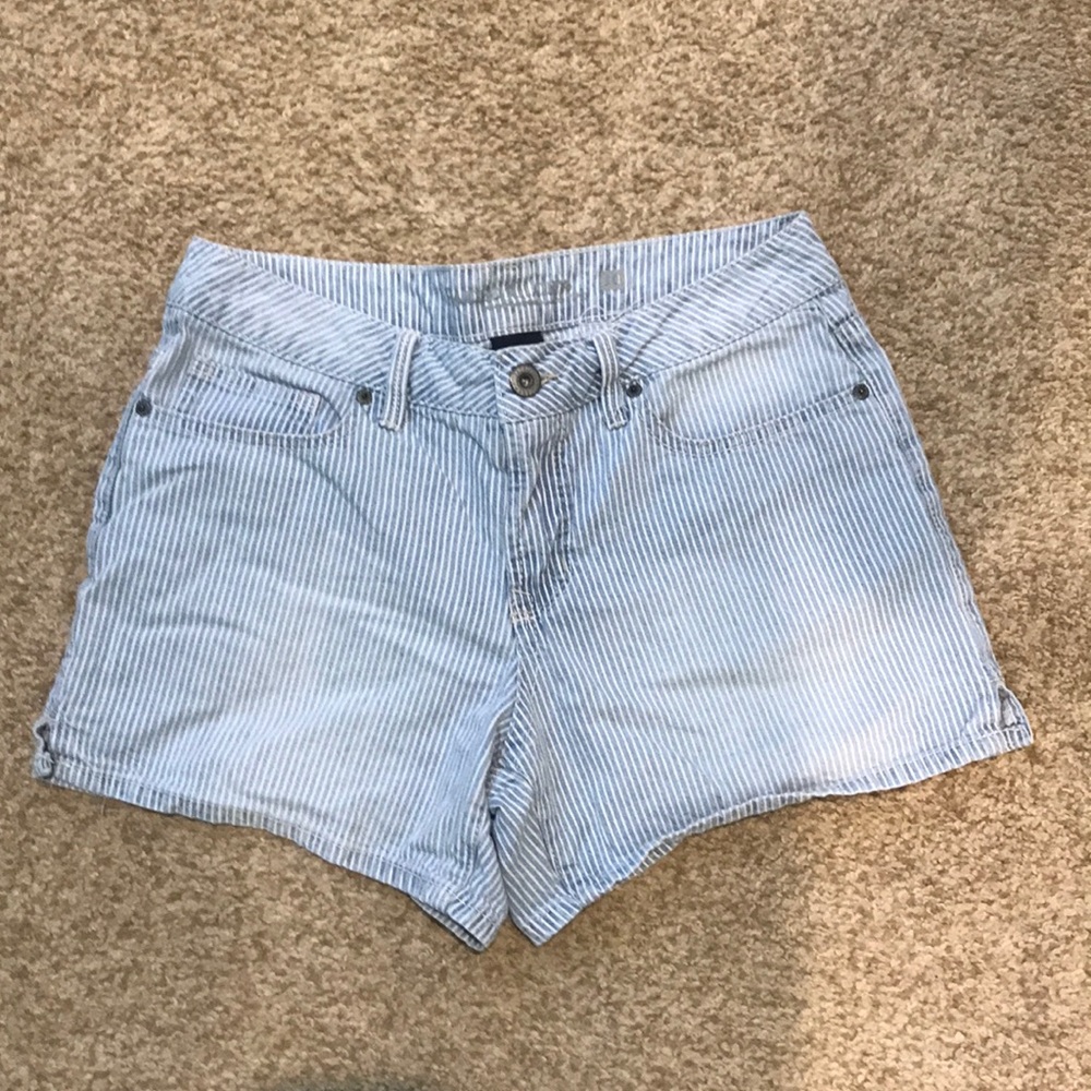 Women’s Faded Glory Striped Jean Shorts. Size 10